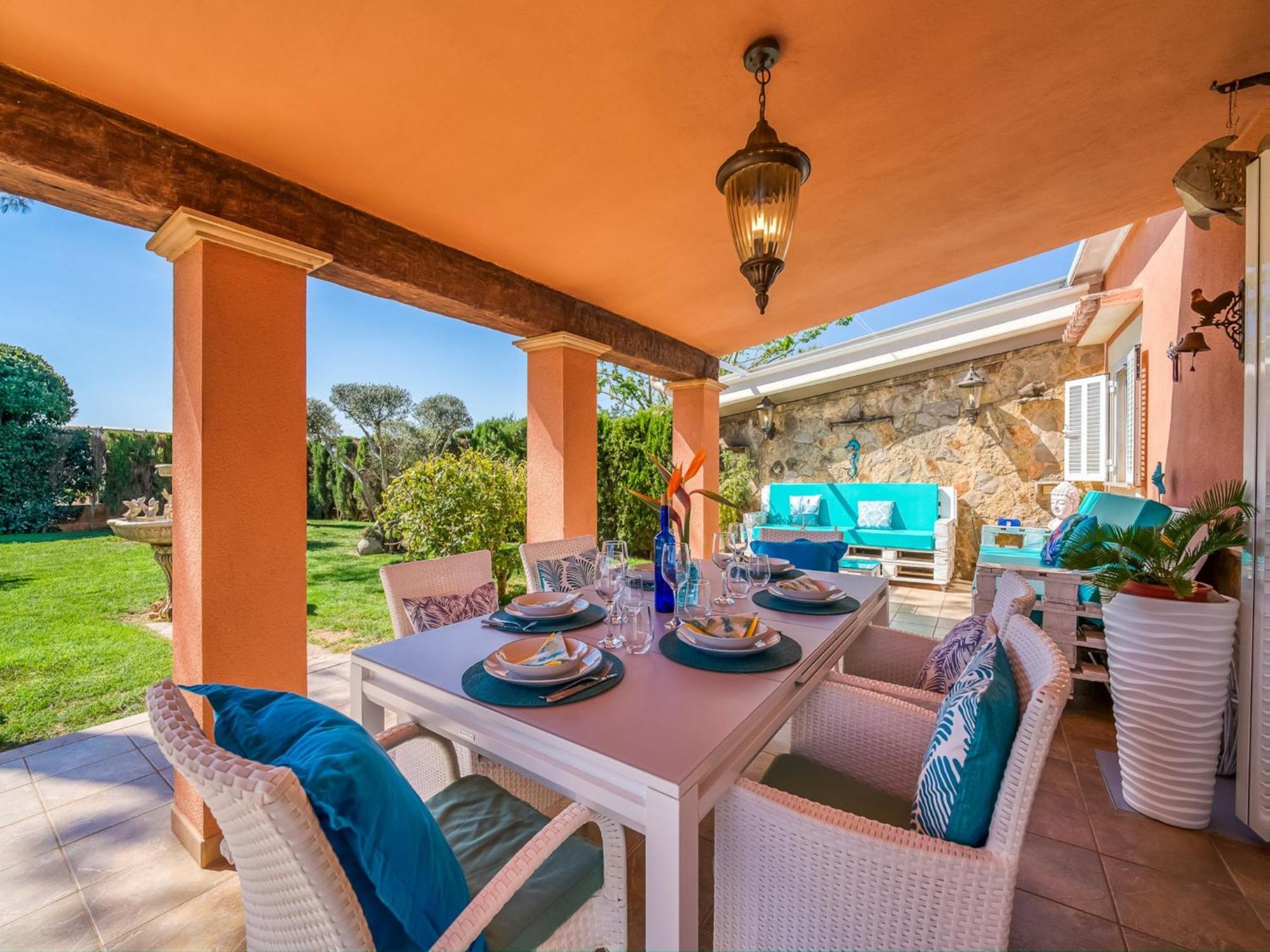 Countryside With Private Pool Ferienhaus
